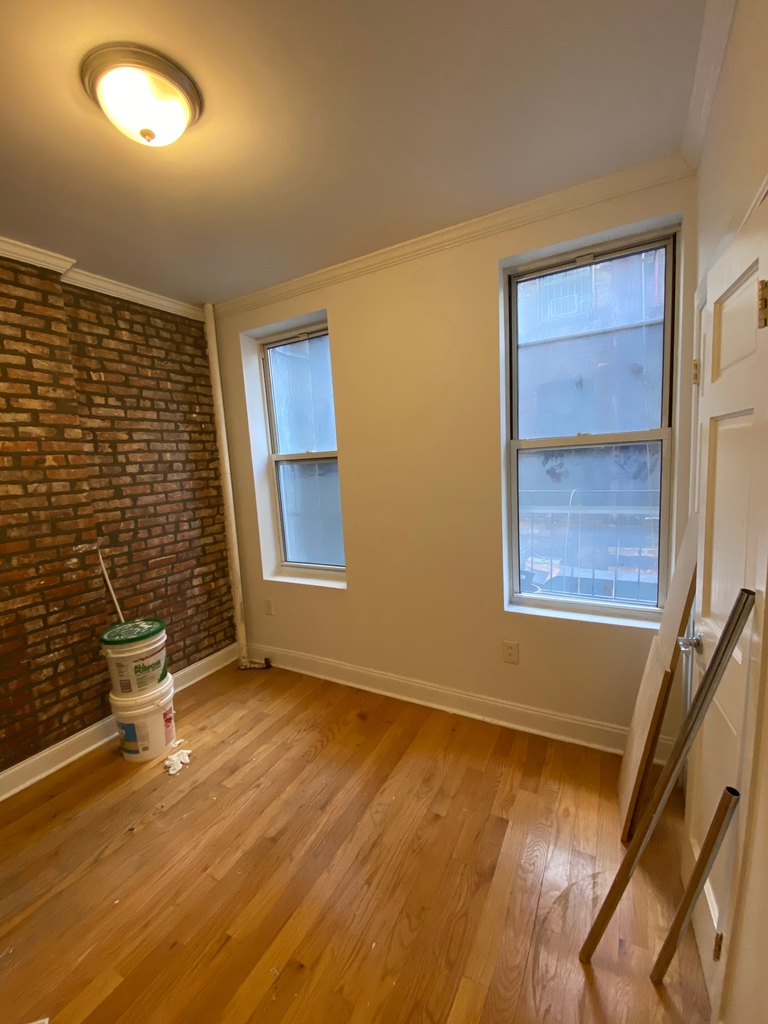 113 Henry Street - Photo 1