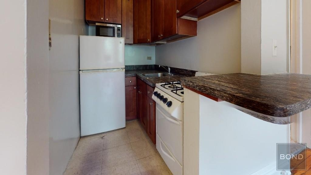 154 West 92nd Street - Photo 2