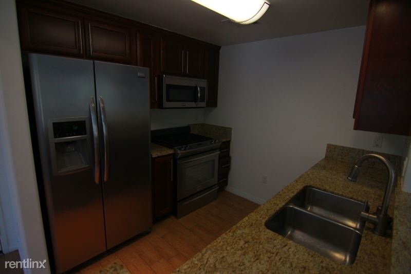 11925 Kling St 110 - Photo 3