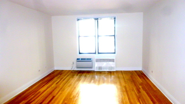 151 West 16th Street - Photo 0