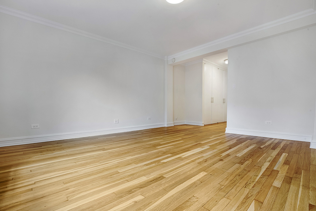 151 West 16th Street - Photo 7