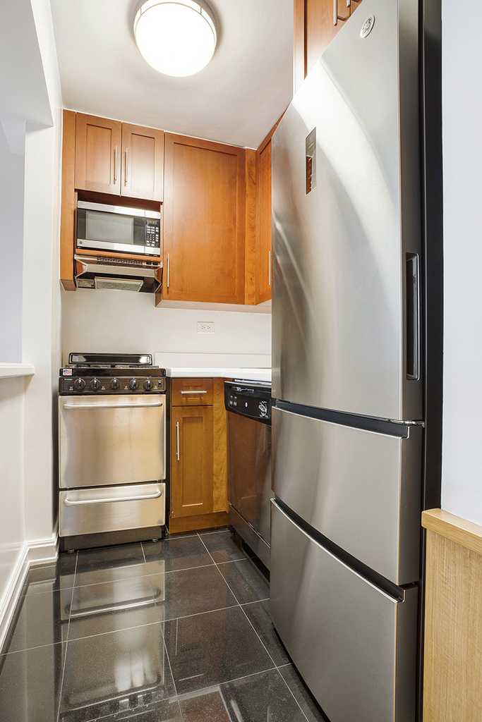 151 West 16th Street - Photo 8