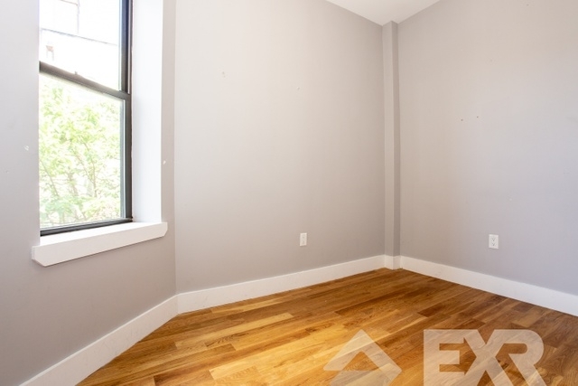 35 Rogers Avenue - Photo 4