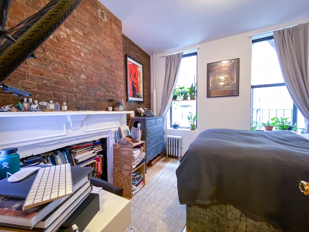 308 East 6th Street - Photo 1