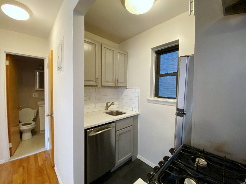 445 East 85th Street - Photo 1