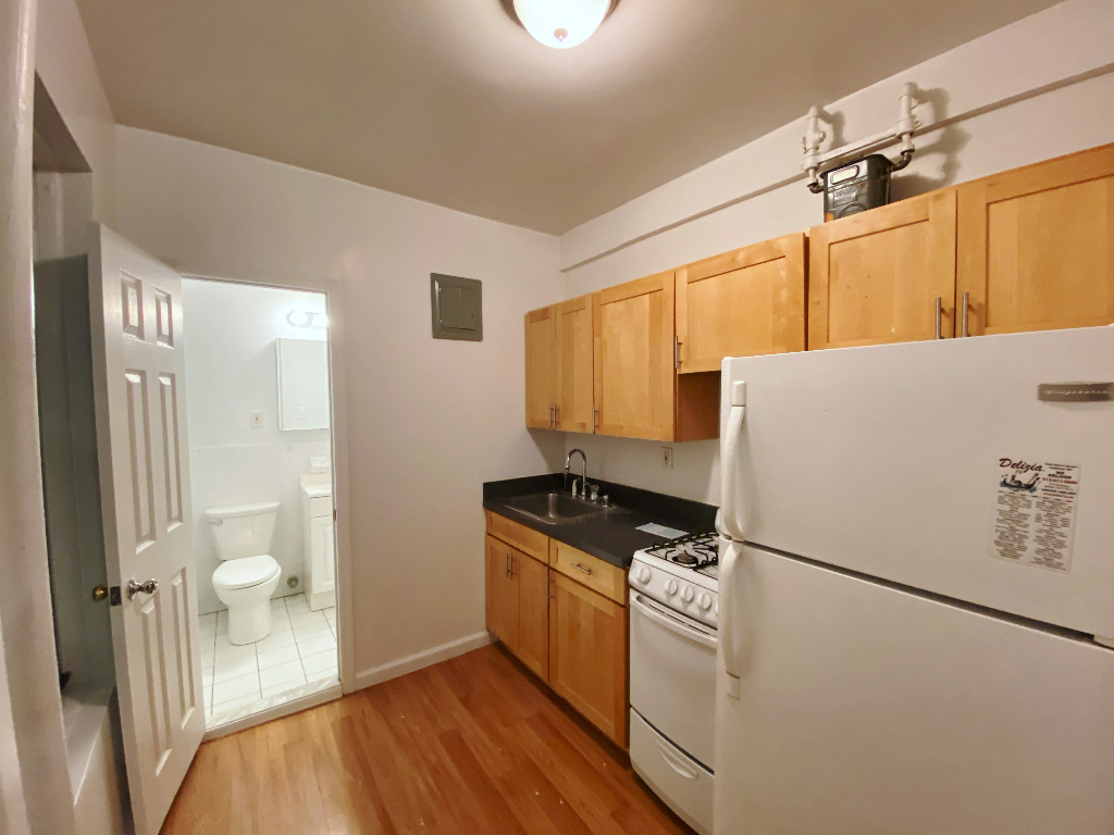 429 East 73rd Street - Photo 2