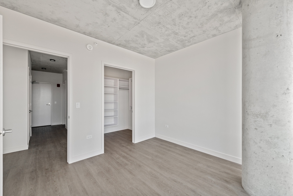 450 West Belmont Avenue - Photo 12