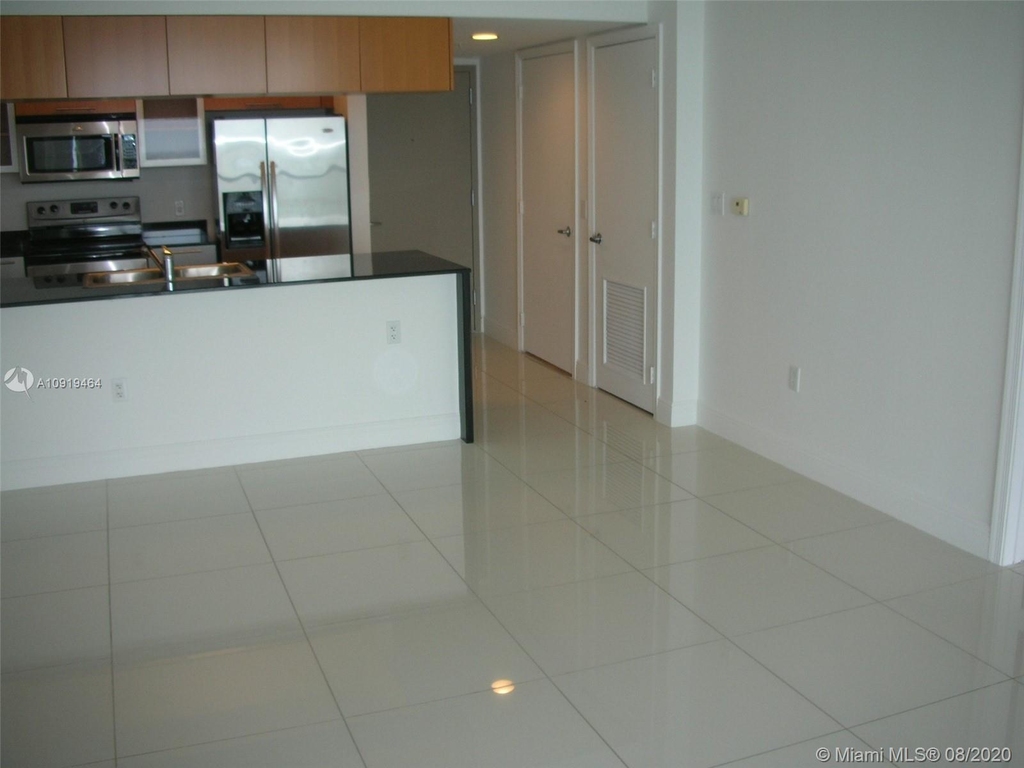 1750 N Bayshore Dr - Photo 10