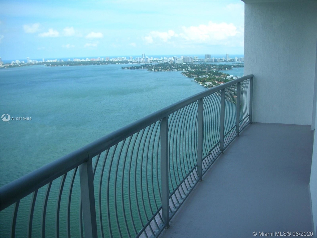 1750 N Bayshore Dr - Photo 8