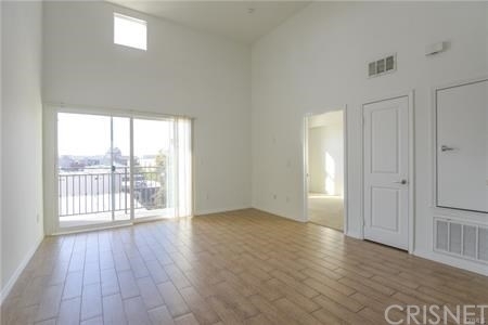 11925 Kling Street - Photo 6