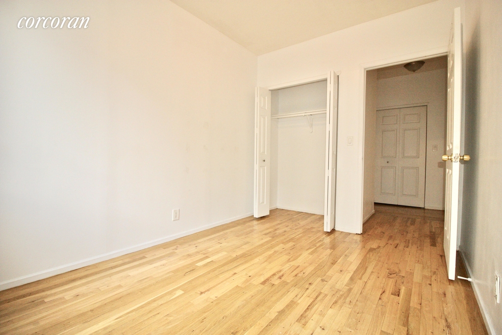 272 Willoughby Avenue - Photo 4