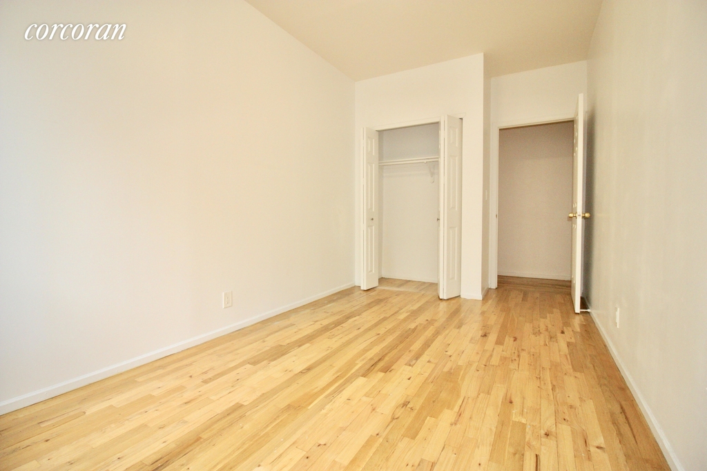 272 Willoughby Avenue - Photo 2