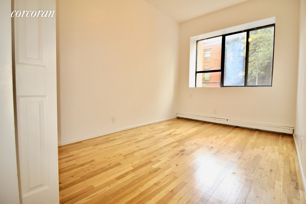 272 Willoughby Avenue - Photo 5