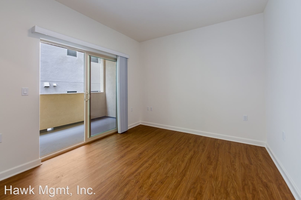 7108 Amigo Ave. - Photo 11