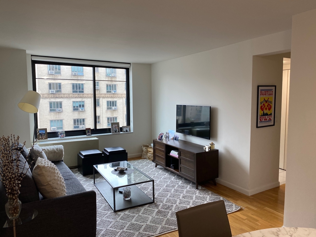 180 West 20th Street - Photo 5