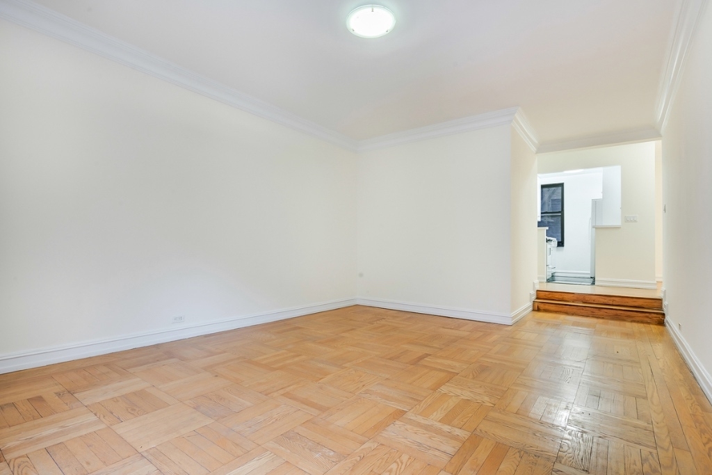 235 East 46th Street #2K - Photo 5