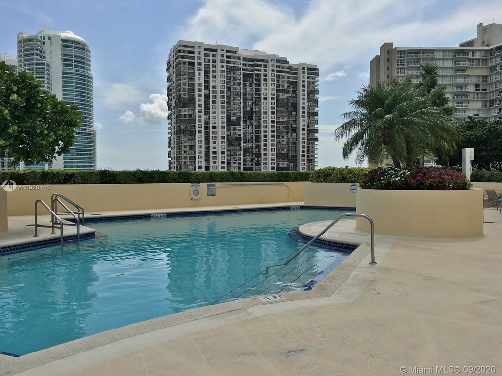 2475 Brickell Ave - Photo 35