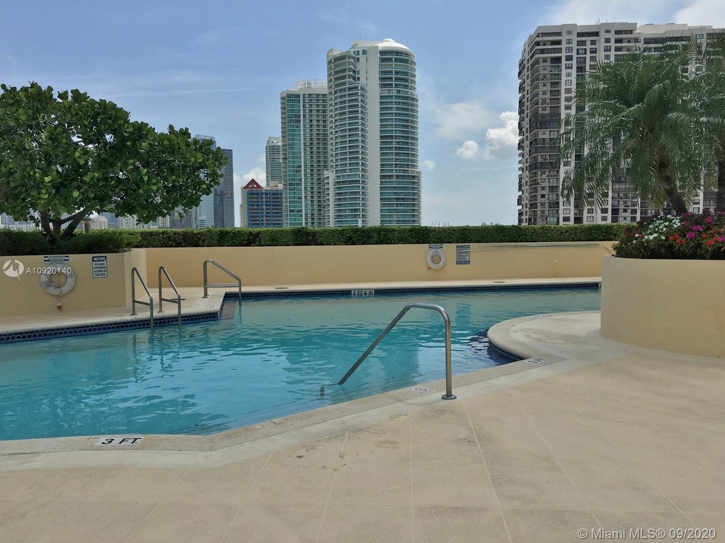 2475 Brickell Ave - Photo 34