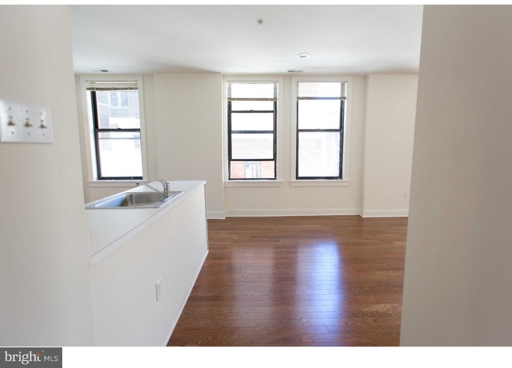 1411 Walnut Street - Photo 6