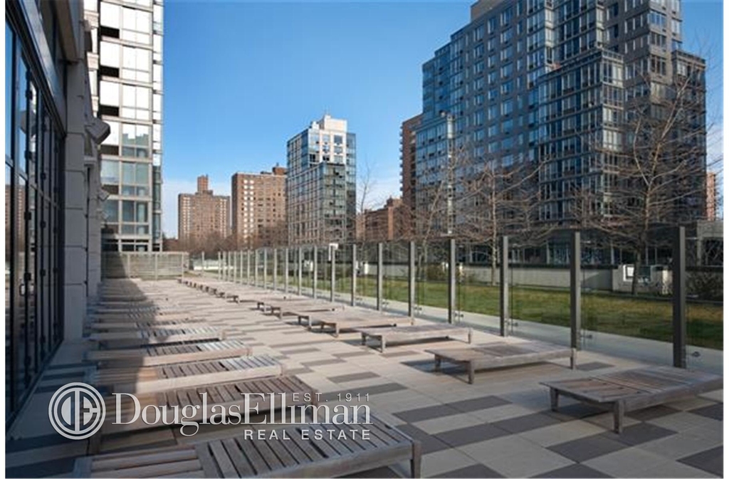 775 Columbus Avenue - Photo 1