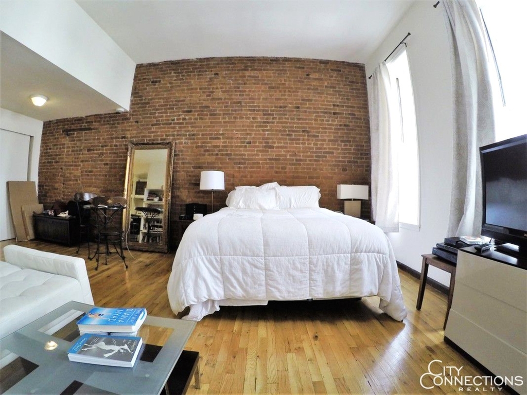 112 W 71st St - Photo 1