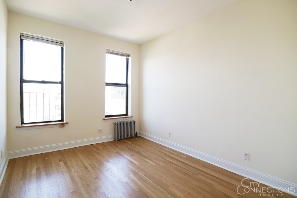 347 44th St - Photo 1