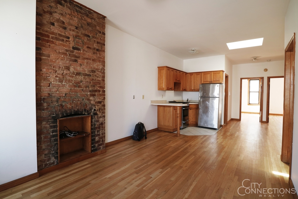 297 Kingsland Ave - Photo 4