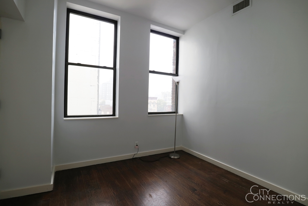 124 Seigel St - Photo 5