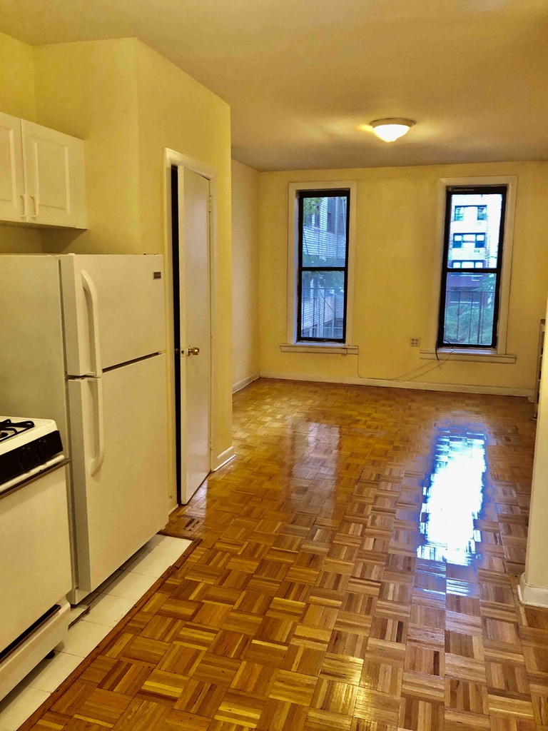 349 East 51st Street - Photo 3