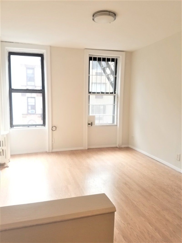 217 East 29th Street - Photo 0