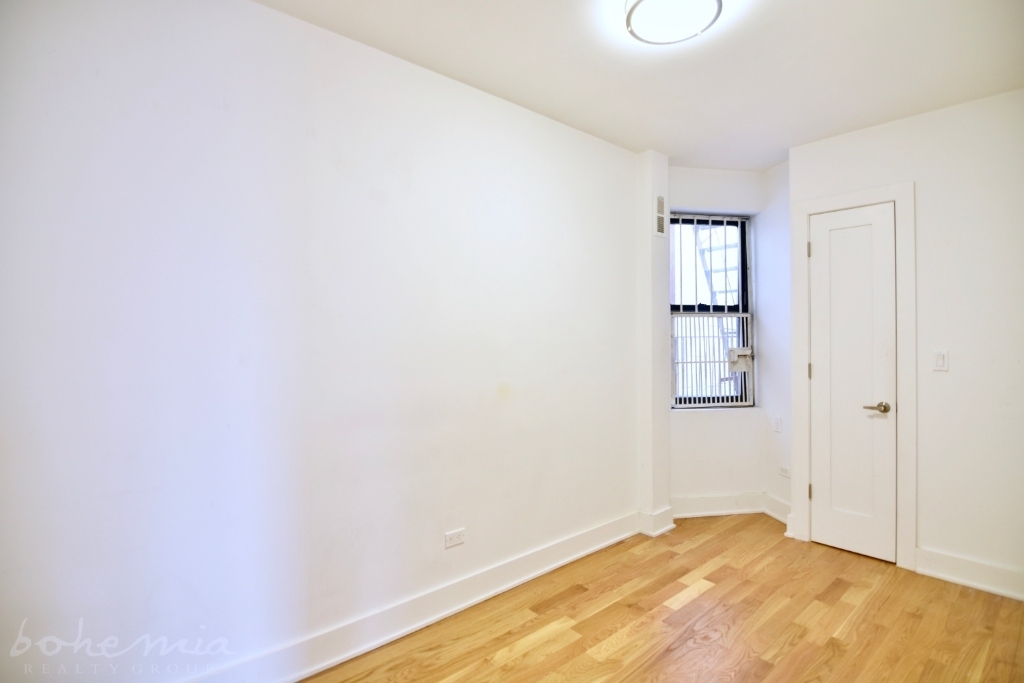 466 West 151st Street - Photo 8