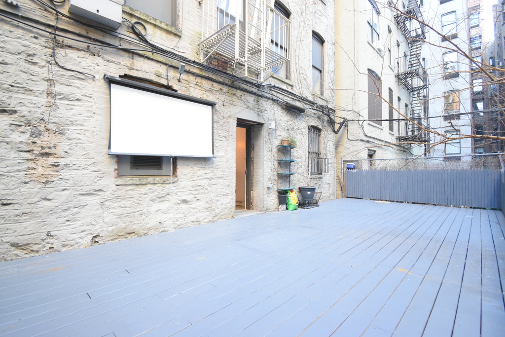 309 W 111th St - Photo 1