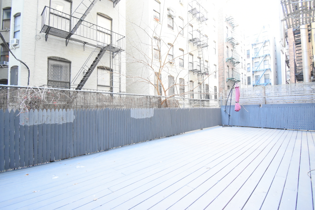 309 W 111th St - Photo 2