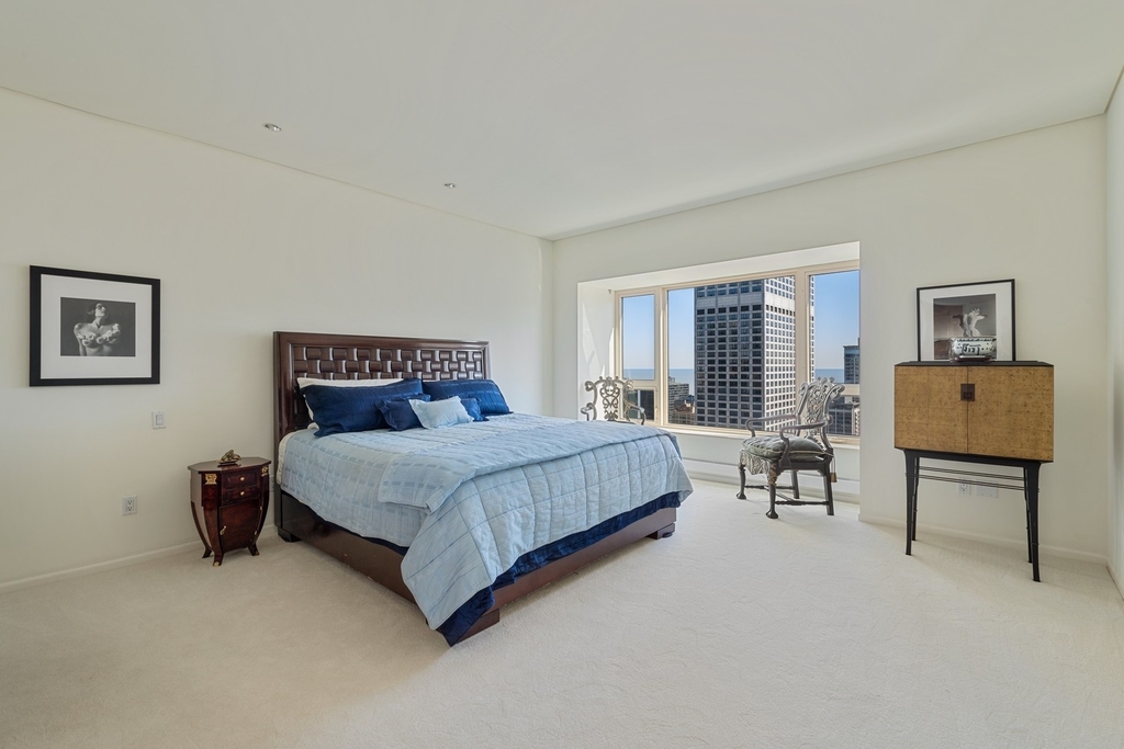 800 North Michigan Avenue - Photo 9