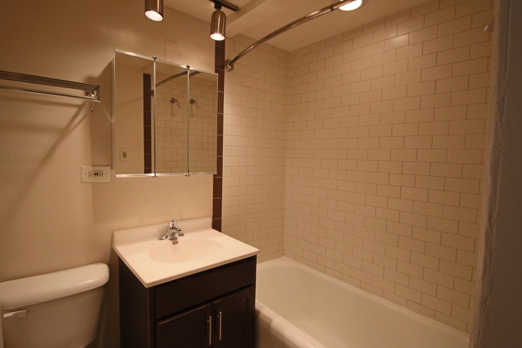 415 West Belmont Avenue - Photo 7