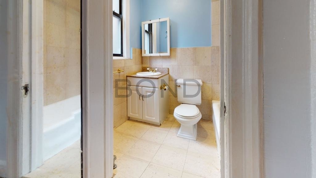 157 East 72nd Street - Photo 4