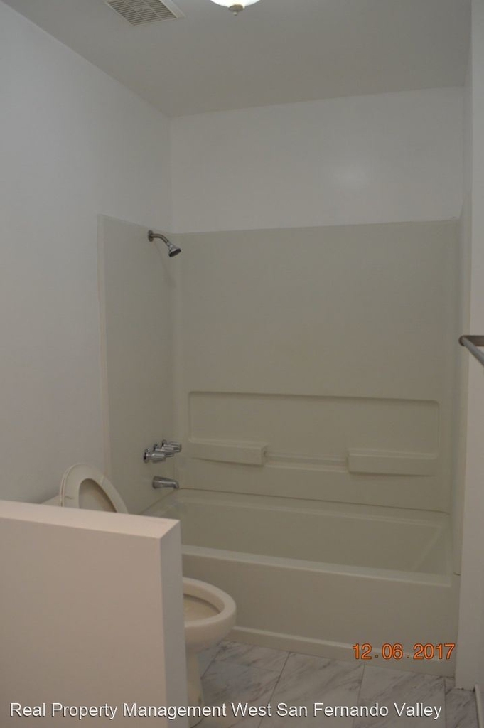 8060 Canby Ave #4 - Photo 14