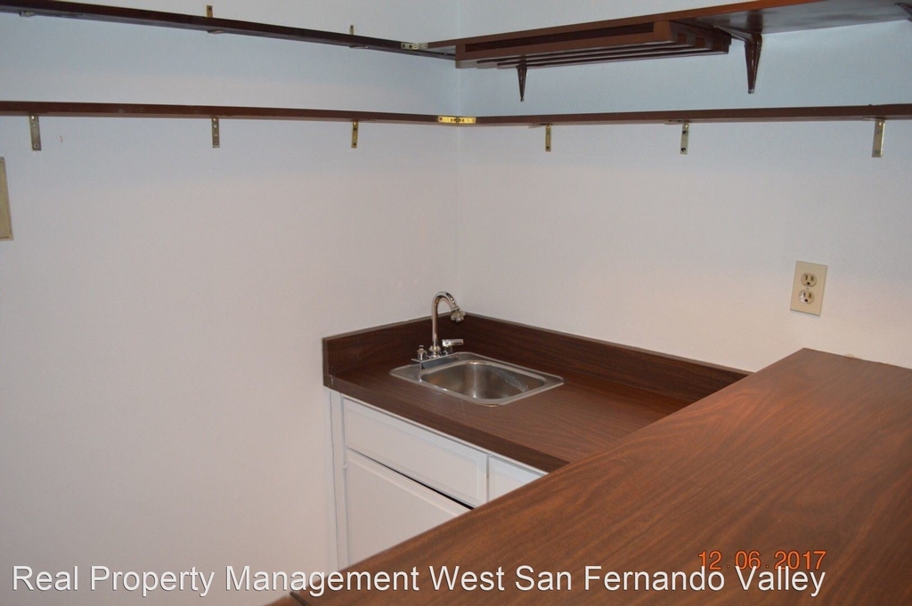 8060 Canby Ave #4 - Photo 7