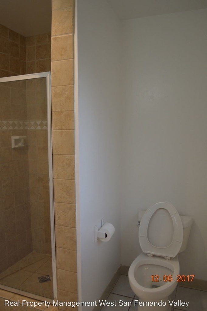 8060 Canby Ave #4 - Photo 15