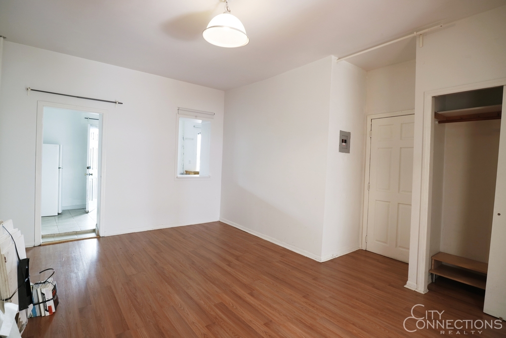 544 Graham Ave - Photo 6