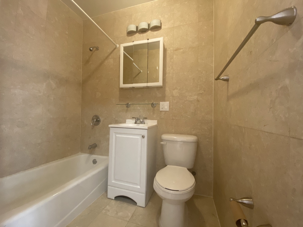 210 W 94th Street - Photo 6