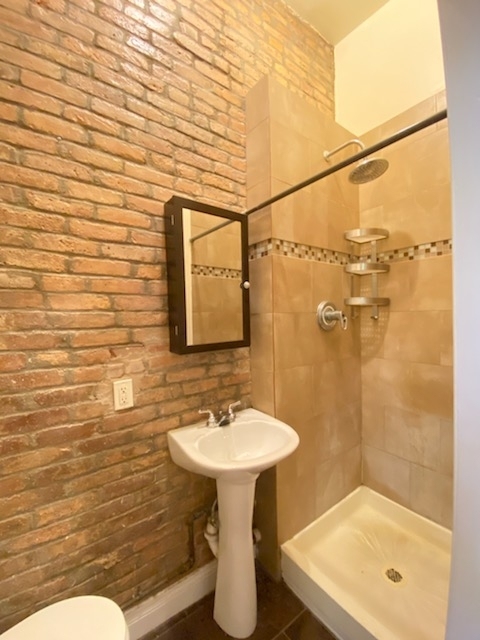 521 Madison Street, Apartment 2 - Photo 5