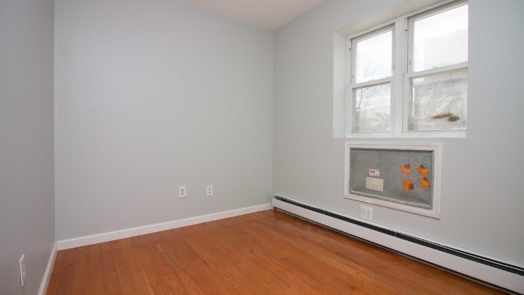 571 Putnam Avenue - Photo 5