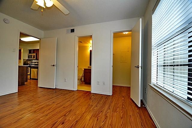 6910 Skillman Street - Photo 2