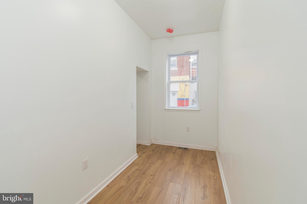 2225 W Lehigh Avenue - Photo 17