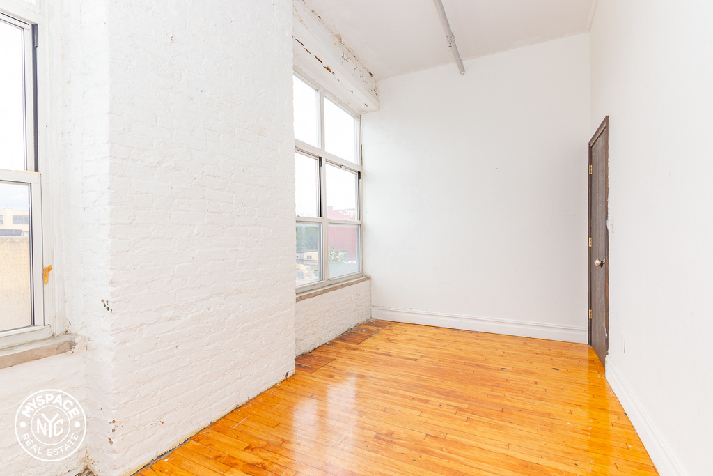 1087 Flushing Ave - Photo 7