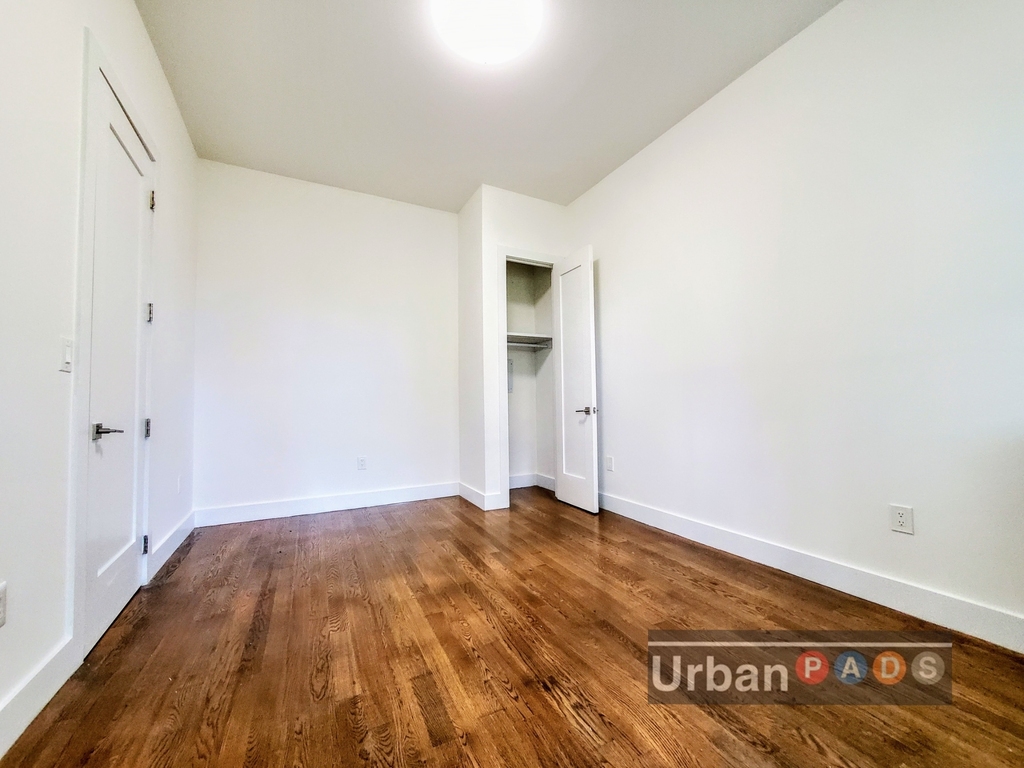 975 Washington Avenue - Photo 3