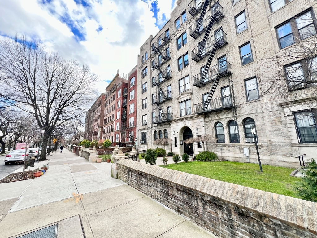 410 Eastern Parkway - Photo 12