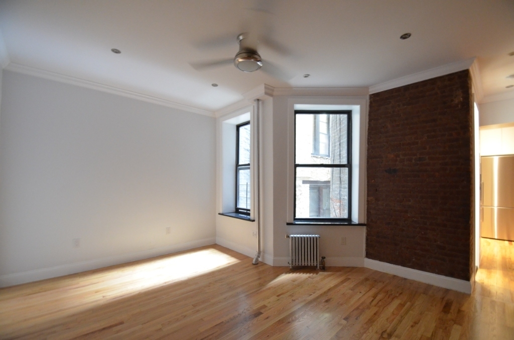 3694 Broadway - Photo 5