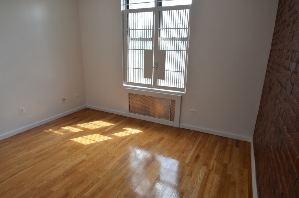 500 West 148th Street - Photo 10